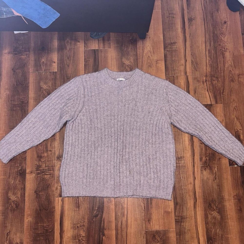 Light purple/grey men’s Zara sweater like new